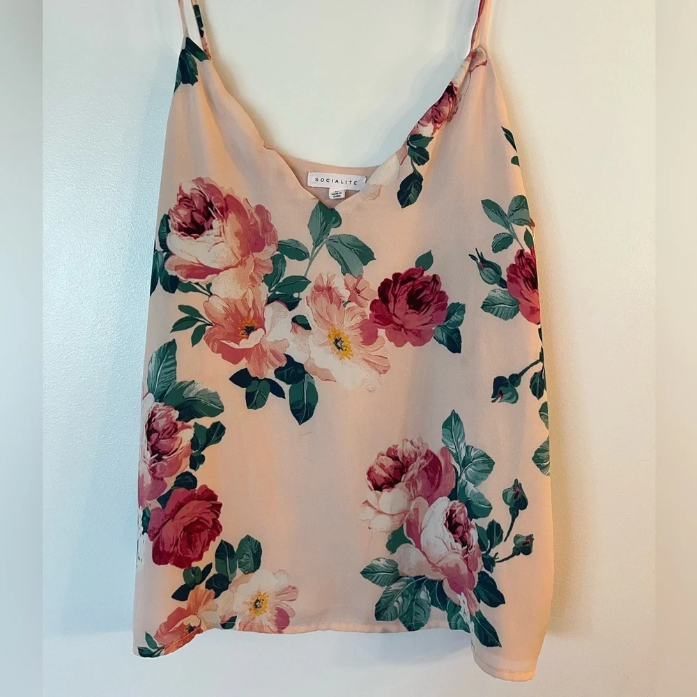 Socialite Floral Sleeveless Camisole - Picture 1 of 2